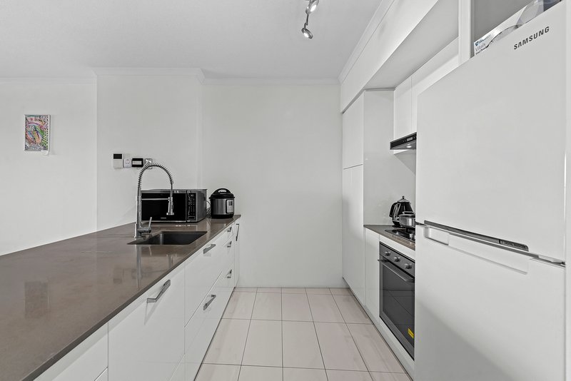 Photo - 97/82 Boundary Street, Brisbane City QLD 4000 - Image 6