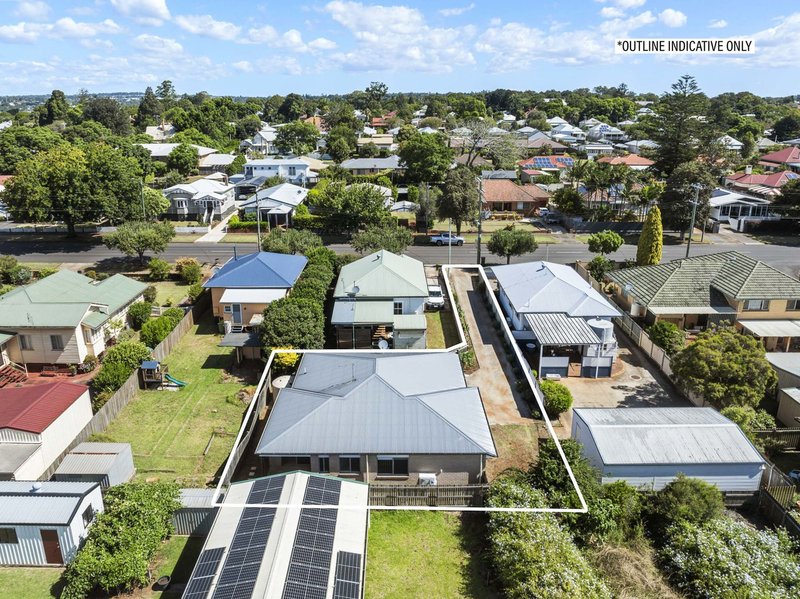 Photo - 97b Taylor Street, Newtown QLD 4350 - Image 17