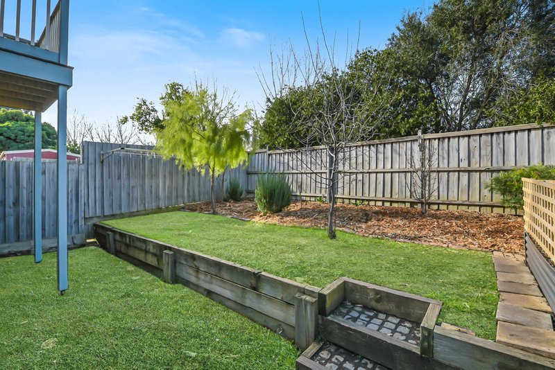 Photo - 9/8-13 Adelaide Close, Berwick VIC 3806 - Image 11