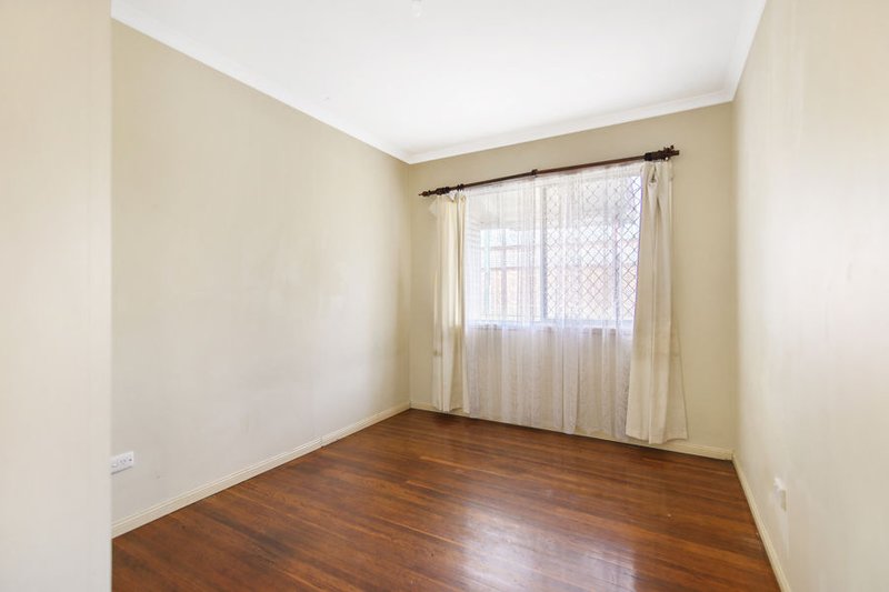 Photo - 98 Albert St , Woodridge QLD 4114 - Image 6