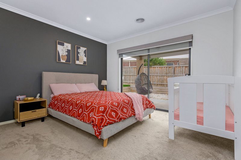 Photo - 98 Anniversary Avenue, Wyndham Vale VIC 3024 - Image 5