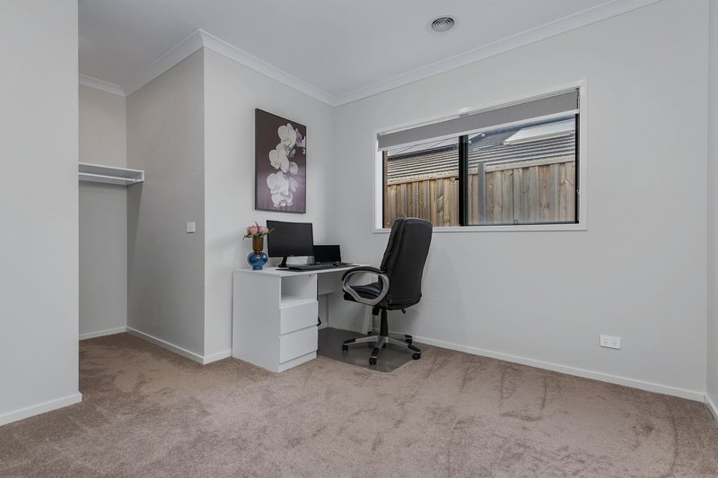 Photo - 98 Anniversary Avenue, Wyndham Vale VIC 3024 - Image 6