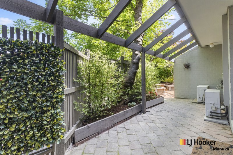 Photo - 98 Arthur Circle, Forrest ACT 2603 - Image 11