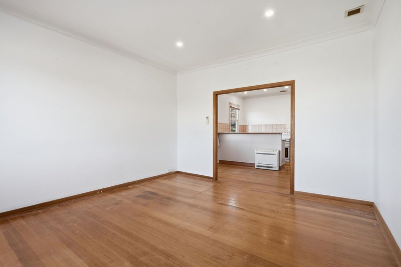 Photo - 98 Ashbolt Crescent, Lutana TAS 7009 - Image 2