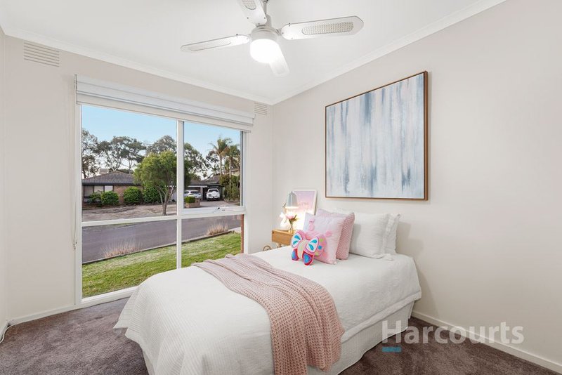 Photo - 98 Barmah Drive, Wantirna VIC 3152 - Image 9