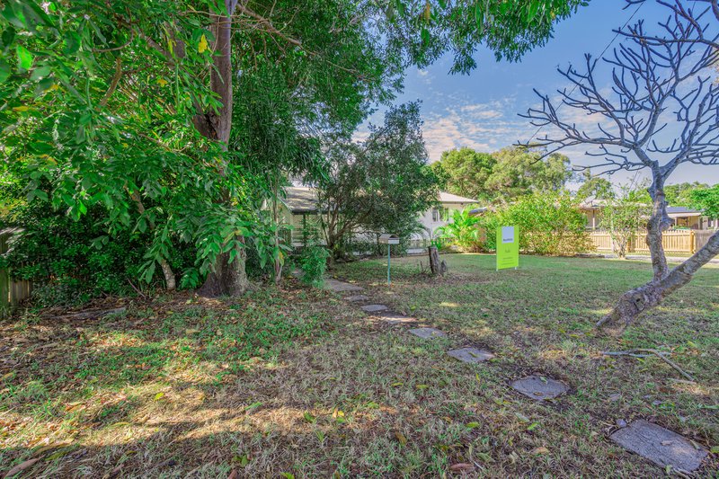 Photo - 98 Barney Street, Barney Point QLD 4680 - Image 3