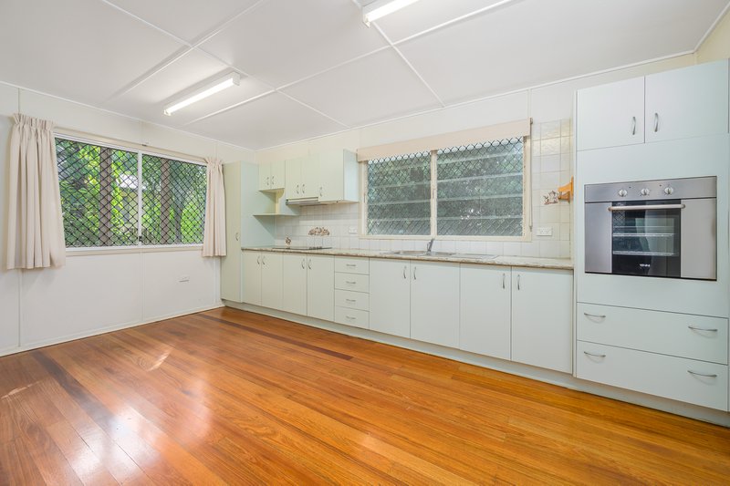 Photo - 98 Barney Street, Barney Point QLD 4680 - Image 17