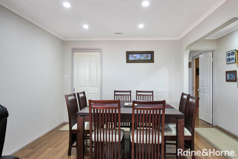 Photo - 98 Barracks Flat Drive, Karabar NSW 2620 - Image 4