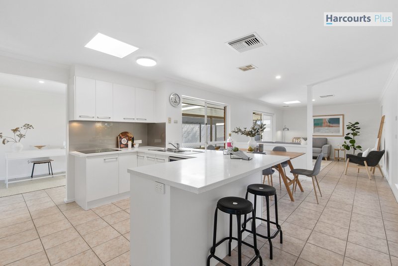 Photo - 98 Barramundi Drive, Hallett Cove SA 5158 - Image 7