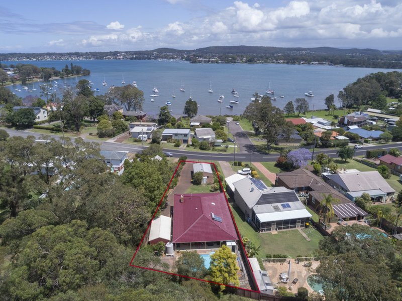 98 Bay Road, Bolton Point NSW 2283