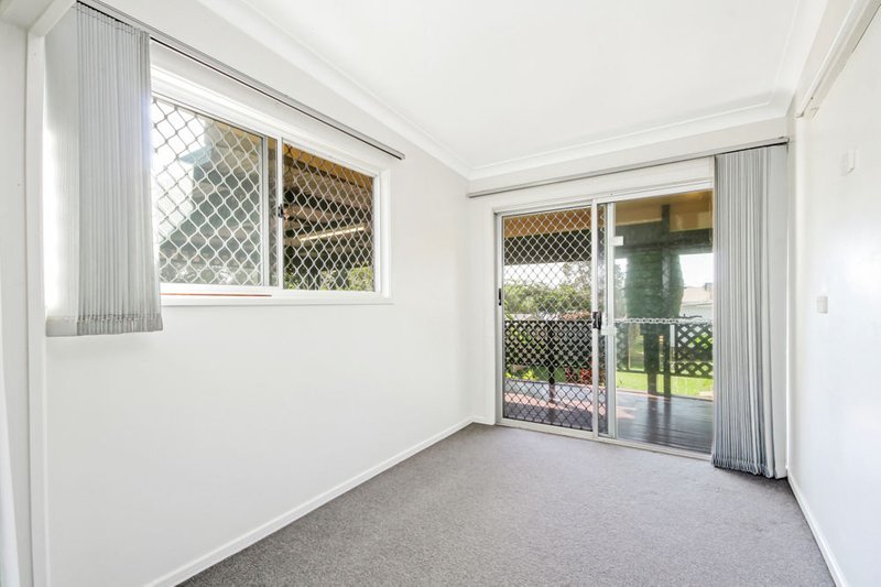 Photo - 98 Biggs Avenue, Beachmere QLD 4510 - Image 4