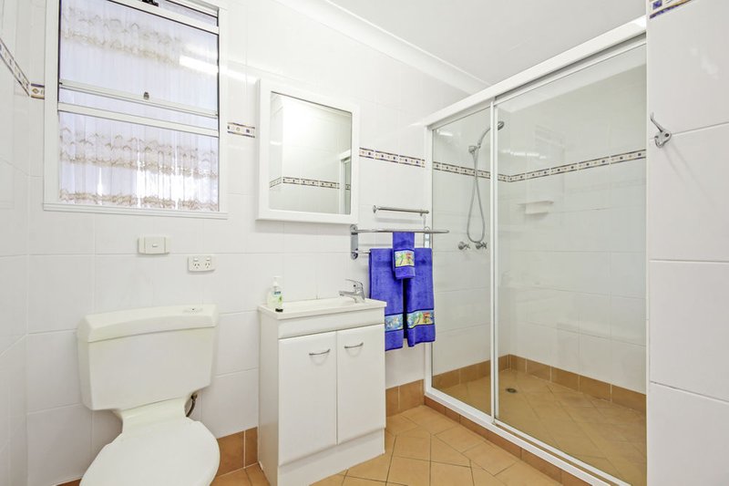 Photo - 98 Biggs Avenue, Beachmere QLD 4510 - Image 13