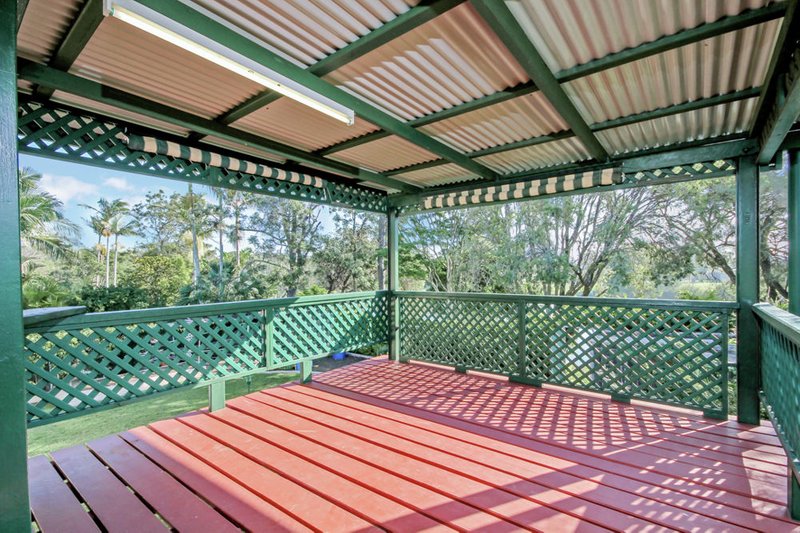 Photo - 98 Biggs Avenue, Beachmere QLD 4510 - Image 16