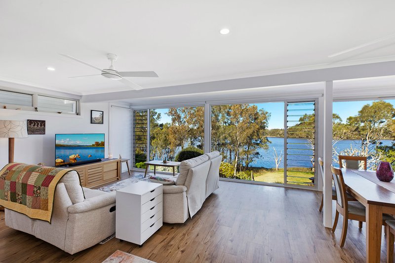 Photo - 98 Blue Bell Drive, Wamberal NSW 2260 - Image 3