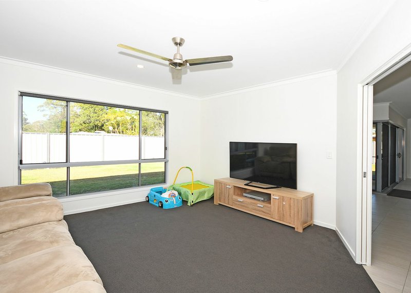 Photo - 98 Boundary Road, Urangan QLD 4655 - Image 8