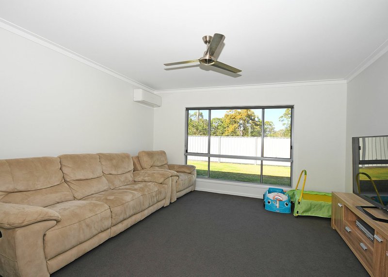 Photo - 98 Boundary Road, Urangan QLD 4655 - Image 9