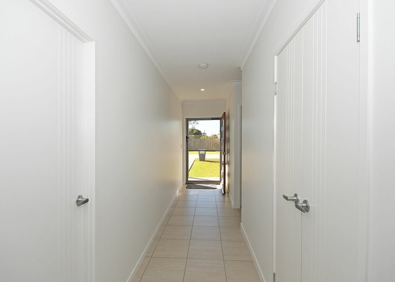 Photo - 98 Boundary Road, Urangan QLD 4655 - Image 18