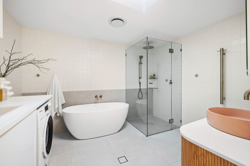 Photo - 98 Carlisle Street, Leichhardt NSW 2040 - Image 10