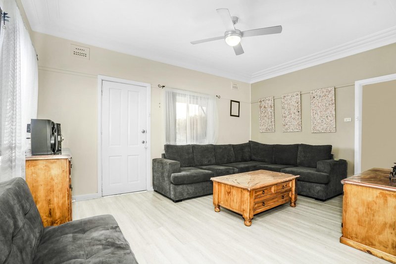 Photo - 98 Carpenter St , Colyton NSW 2760 - Image 3