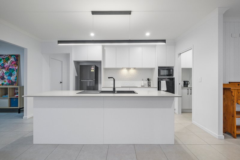Photo - 98 Chervil Drive, Greenbank QLD 4124 - Image 3