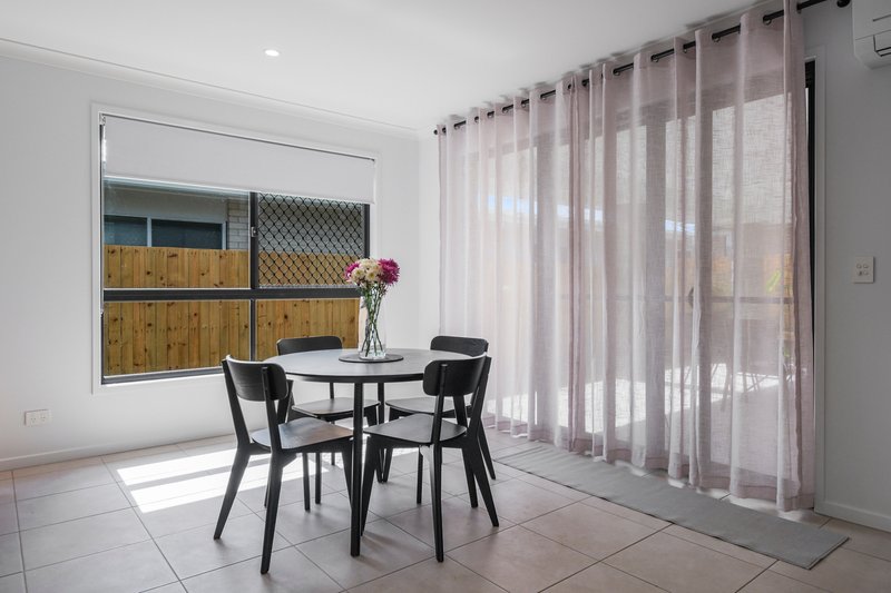 Photo - 98 Chervil Drive, Greenbank QLD 4124 - Image 8