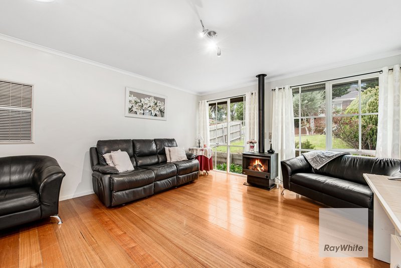 Photo - 98 Clarke Drive, Gladstone Park VIC 3043 - Image 4