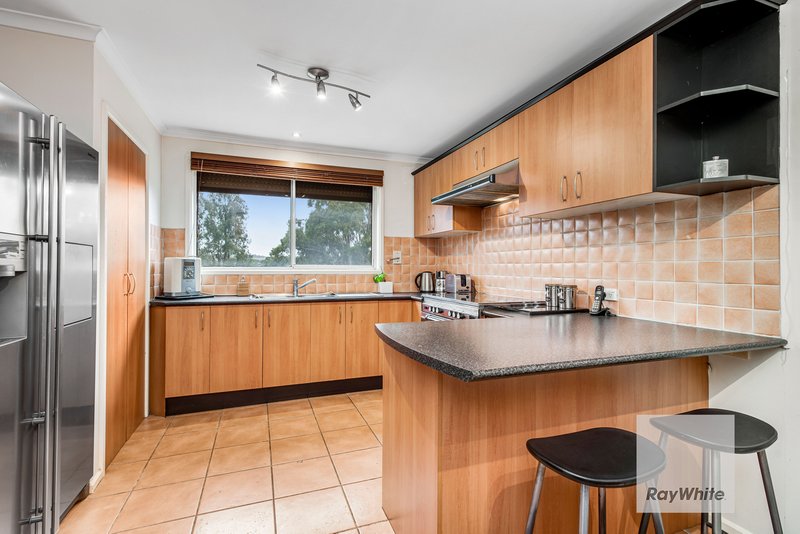 Photo - 98 Clarke Drive, Gladstone Park VIC 3043 - Image 6