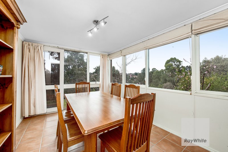 Photo - 98 Clarke Drive, Gladstone Park VIC 3043 - Image 8