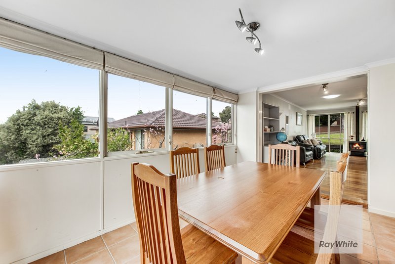 Photo - 98 Clarke Drive, Gladstone Park VIC 3043 - Image 9