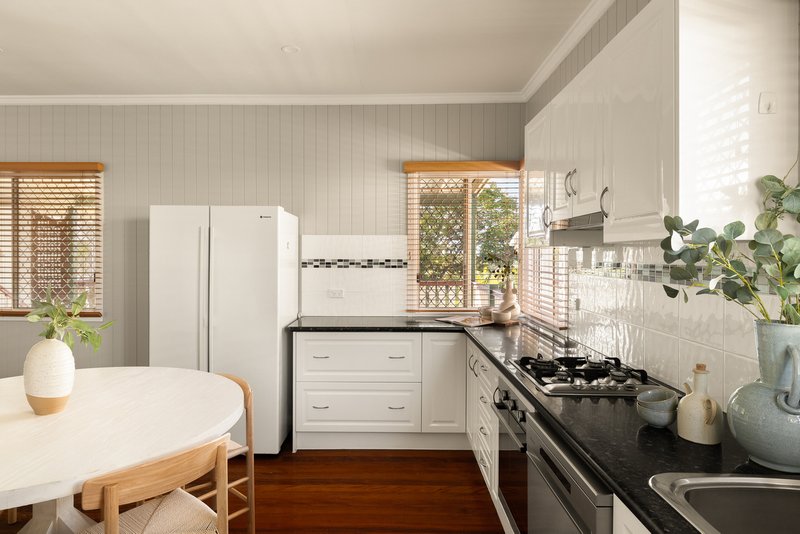Photo - 98 Copperfield Street, Geebung QLD 4034 - Image 3