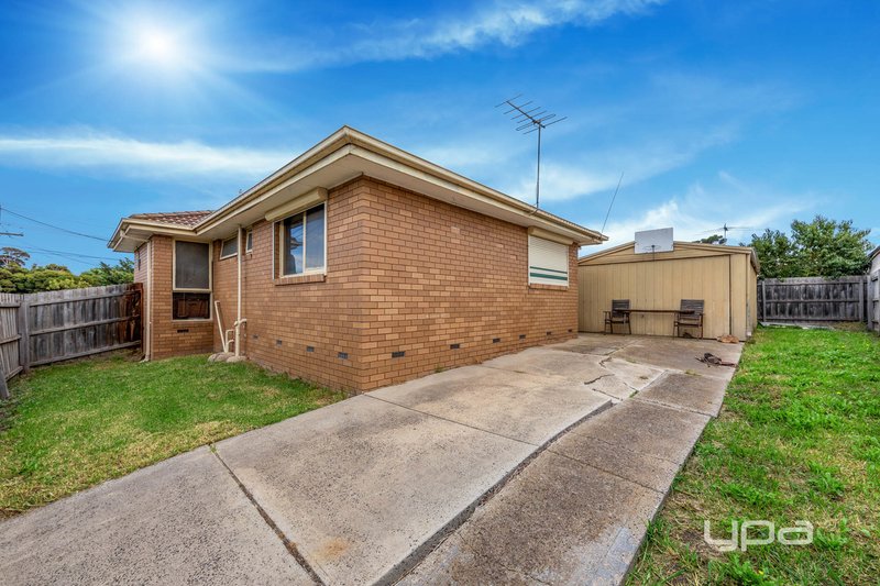 Photo - 98 Denton Avenue, St Albans VIC 3021 - Image 2