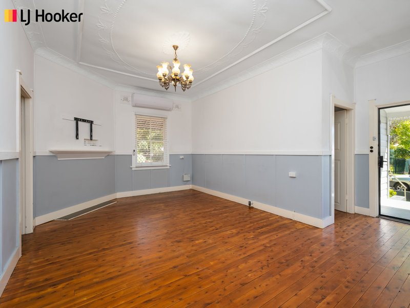 Photo - 98 Douglas Street, Nowra NSW 2541 - Image 3