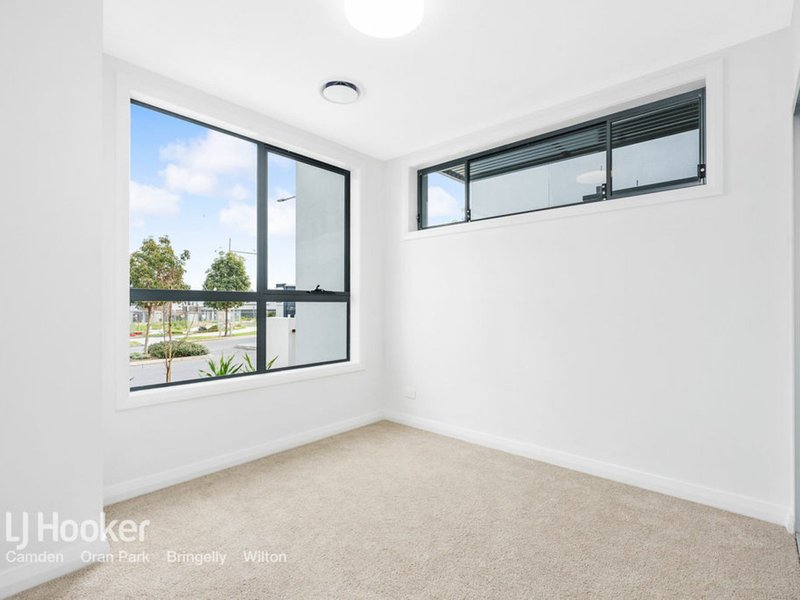 Photo - 98 Dransfield Drive, Oran Park NSW 2570 - Image 10