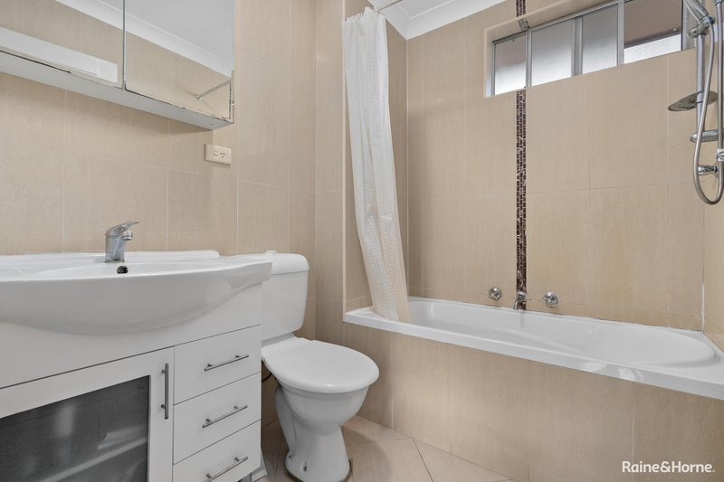 Photo - 9/8 Drummond Street, Warwick Farm NSW 2170 - Image 5