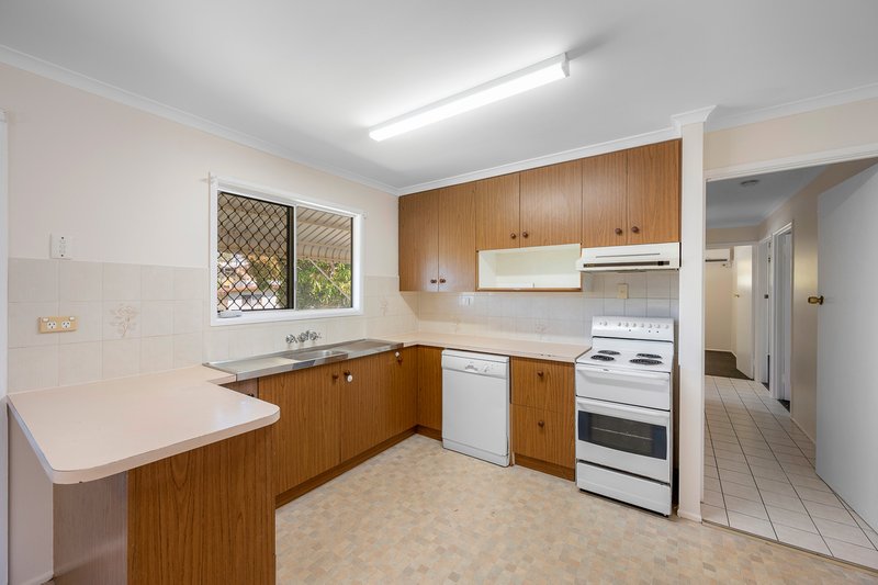 Photo - 98 Elizabeth Street, South Gladstone QLD 4680 - Image 2