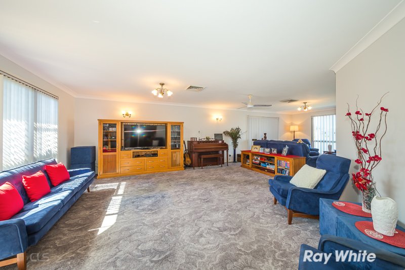 Photo - 98 Endeavour Drive, Banksia Beach QLD 4507 - Image 4