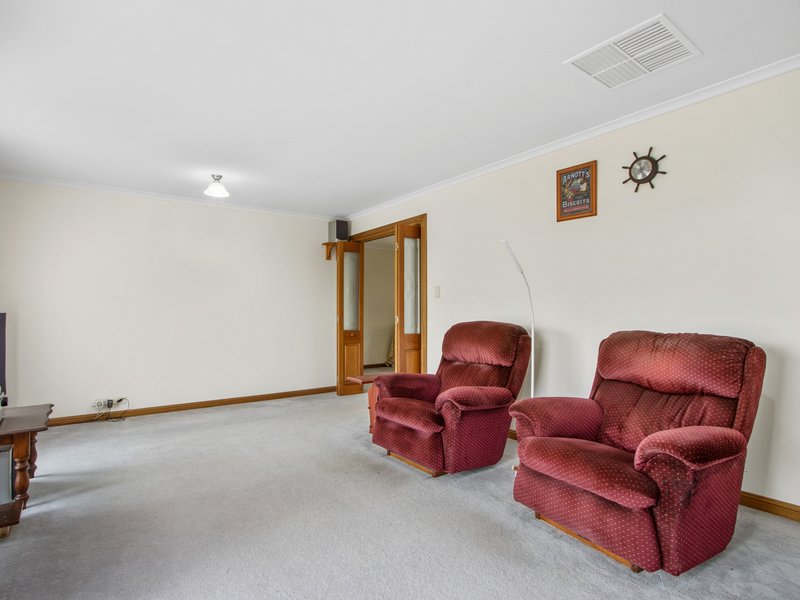 Photo - 98 Fiddlewood Drive, Freeling SA 5372 - Image 3