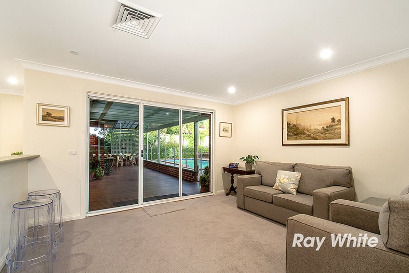 Photo - 98 Fishburn Crescent, Castle Hill NSW 2154 - Image 5