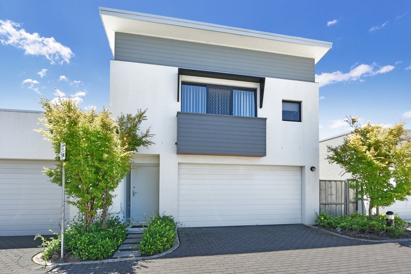 Photo - 98 Greenbank Drive, Blacktown NSW 2148 - Image 13