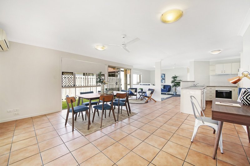 Photo - 98 Harrier Drive, Burleigh Waters QLD 4220 - Image 8