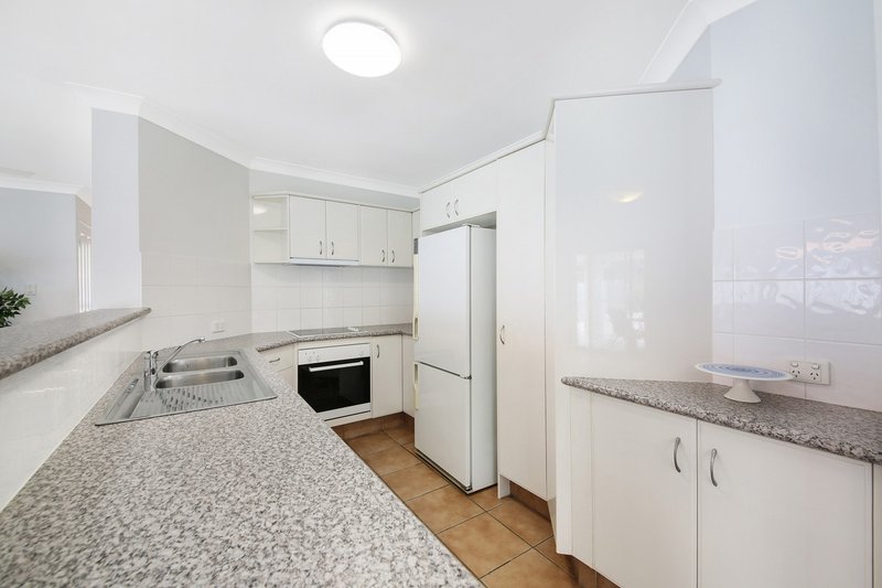 Photo - 98 Harrier Drive, Burleigh Waters QLD 4220 - Image 9