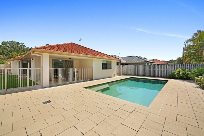 Photo - 98 Harrier Drive, Burleigh Waters QLD 4220 - Image 10