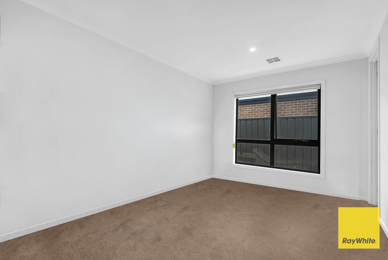 Photo - 98 Highline Boulevard, Truganina VIC 3029 - Image 12