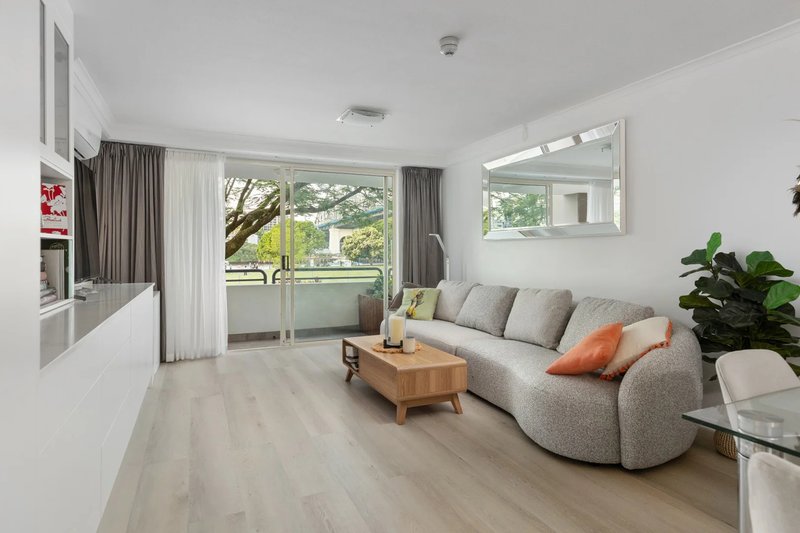 Photo - 98 Holman Street, Kangaroo Point QLD 4169 - Image 2