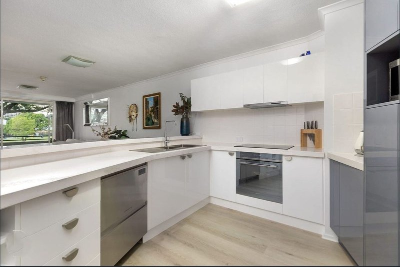 Photo - 98 Holman Street, Kangaroo Point QLD 4169 - Image 6