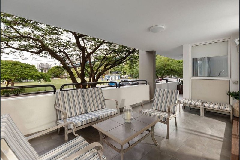 Photo - 98 Holman Street, Kangaroo Point QLD 4169 - Image 9