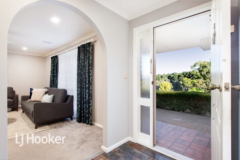 Photo - 98 Homestead Drive, Aberfoyle Park SA 5159 - Image 4