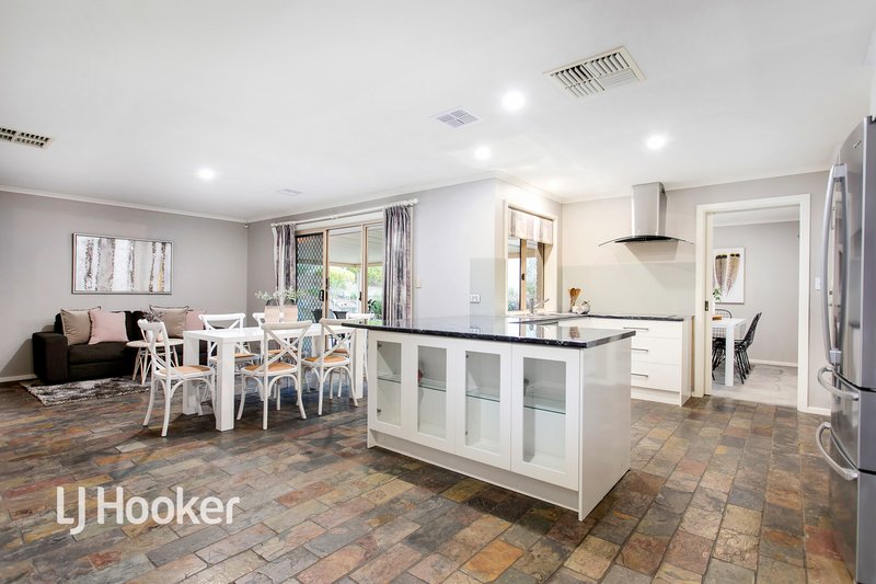 Photo - 98 Homestead Drive, Aberfoyle Park SA 5159 - Image 10