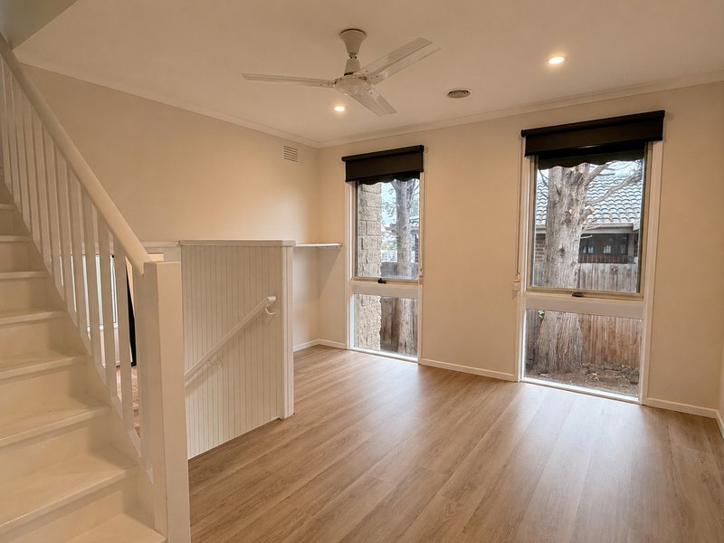 Photo - 98 James Cook Drive, Endeavour Hills VIC 3802 - Image 11