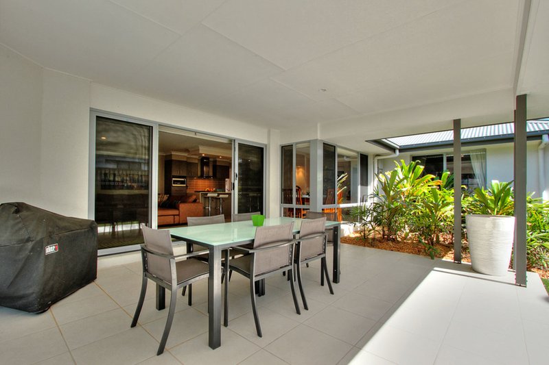 Photo - 98 John Markwell Parade, Daisy Hill QLD 4127 - Image 9